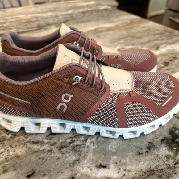 Cloud 5 - Picture 3 of 4